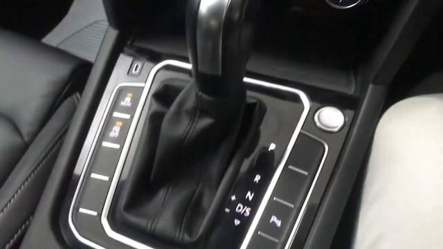 Volkswagen Passat 2.0 TDI EVO SEL DSG Euro 6 (s/s) 4dr смотреть онлайн