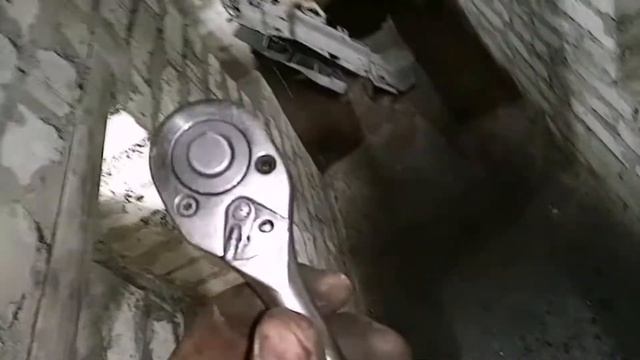 Как открутить шкив коленвала с акпп, а так же, что бывает при несвоевременной замене сальника КВ. смотреть онлайн