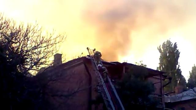 Астрахань. Пожар. 12.06.2012 (3 часть) Водников 7 смотреть онлайн