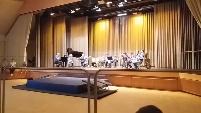 Circus Compostelli (Джаз Бэнд на открытии цирковой школы.) смотреть онлайн
