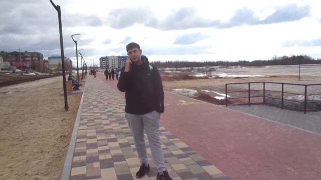 Молодой человек игнорирует смотреть онлайн