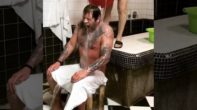 АЛЕКСАНДР ЕМЕЛЬЯНЕНКО ЗАКАЛЯЕТСЯ смотреть онлайн