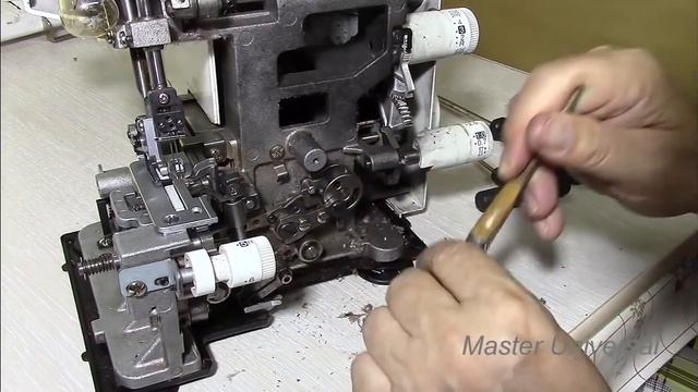 Как открыть пластиковый корпус оверлока Brother 3034D. Видео № 423. смотреть онлайн