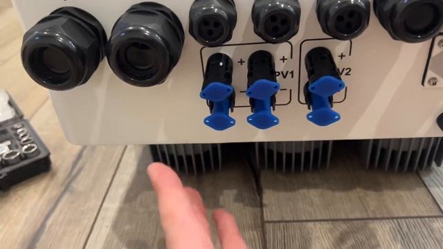 Распаковка Deye SUN-12K-SG04LP3-EU