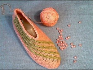 Следки двумя спицами интересным способом вязания. На 9мин24с оговорка -ПРАВИЛЬНО 50 РЯДОВ, а не 60.