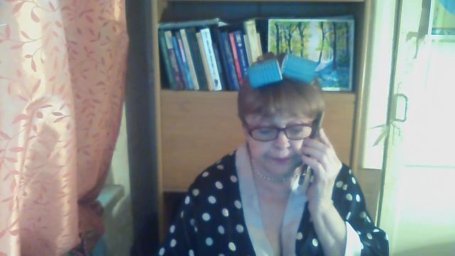 Тётя Нехама принимает участие в выборной кампании смотреть онлайн