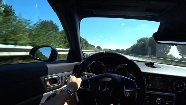 260км/ч на SLC43 AMG смотреть онлайн