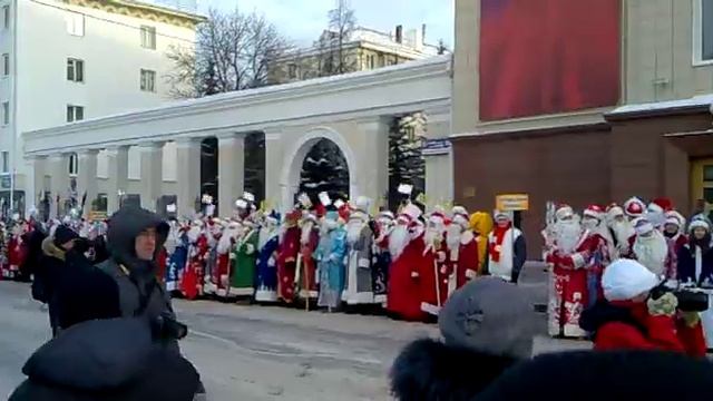 Парад Дедов Морозов в Уфе 26 декабря 2011 г. смотреть онлайн