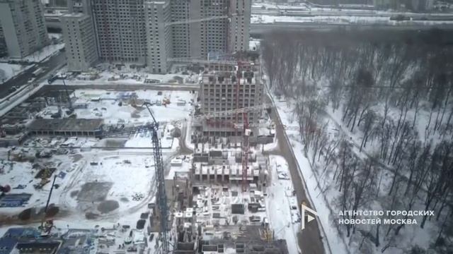 Вид с коптера на строительство жилых домов на месте Ховринской б-цы. Автор:АГН"Москва" 30.01.21 смотреть онлайн