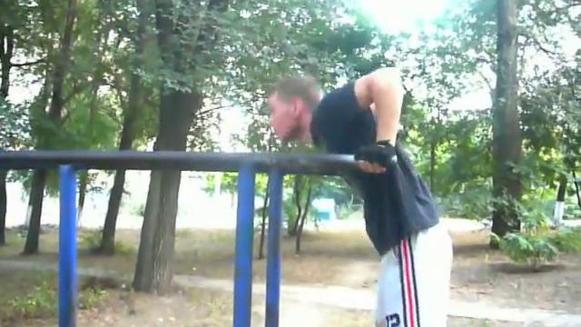 отжимания на брусьях (25) Sportgrade.ru смотреть онлайн
