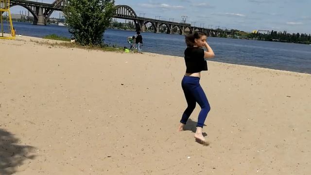 Танец на пляже, соло, Илона смотреть онлайн