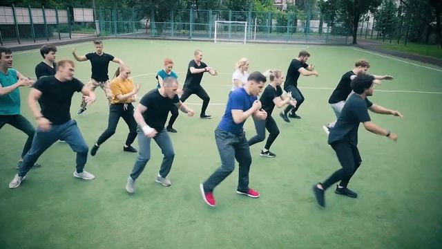 ХАКА  по- русски.  Ха-РУ!