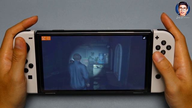 RESIDENT EVIL 2 NINTENDO SWITCH OLED HANDHELD GAMEPLAY