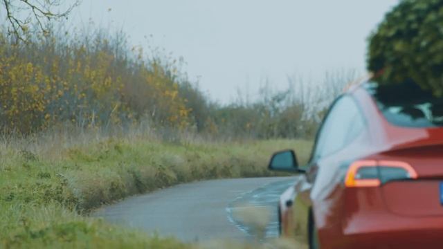 NEW Tesla Model 3 SR+ Review: The Gift That Keeps Giving | 4K смотреть онлайн