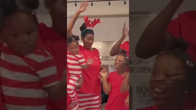 Matching Christmas Pajamas for the entire family! Order yours now at www.Hugio.co.za смотреть онлайн