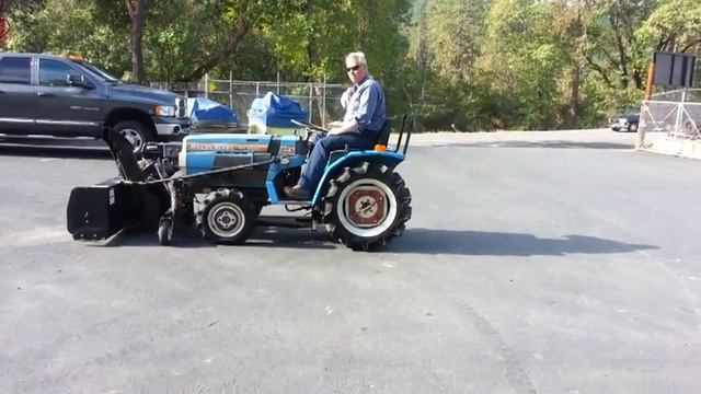 Mitsubishi MT1601D Diesel Tractor, 4x4, with Snow Blower смотреть онлайн