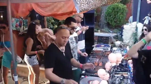 Fur Coat @ Crosstown Rebel Off Sonar Party 14.06.2012 TRACK ID? смотреть онлайн