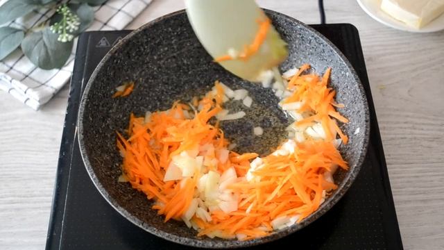 Сирний Суп з Куркою - найсмачніший рецепт / Що приготувати на обід