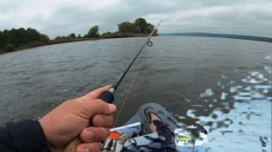 ОСЕНЬ, ТВИЧИНГ, СУДАКИ И ЩУКИ - Классная осенняя рыбалка на глубоководные воблеры на Каме