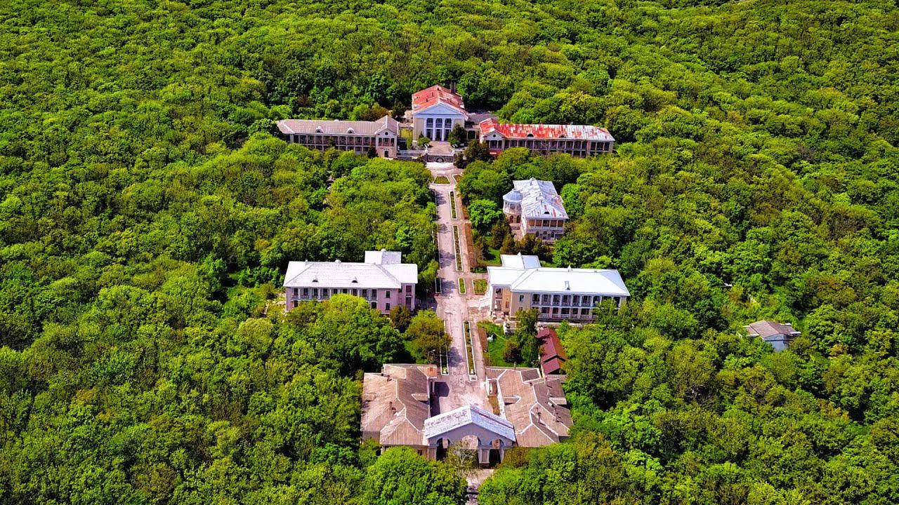 СТАРЫЙ КРЫМ - Отдыхающие этого НЕ УВИДЯТ. Что спрятано в лесу? Показываю ВСЮ ПРАВДУ. смотреть онлайн