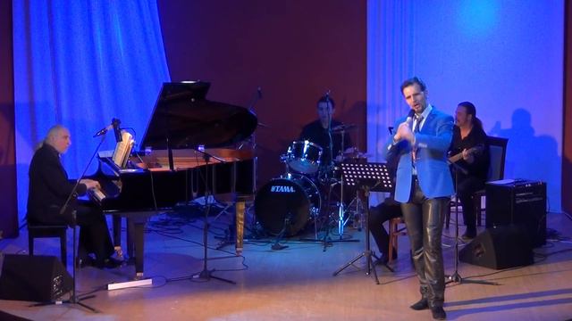 Я выхожу на сцену (исп. Максим Палий, 29.03.2015) смотреть онлайн