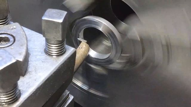 Ревизия вертикальной фрезерной головки Strigon MF 1000 смотреть онлайн