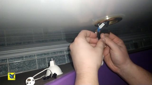 Замена патрона и лампы диодной подвесного потолка.Replacement of the cartridge and the diode lamp. смотреть онлайн