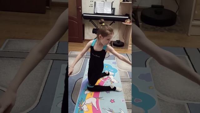 Гимнастика дома, выполняю домашнее задание смотреть онлайн