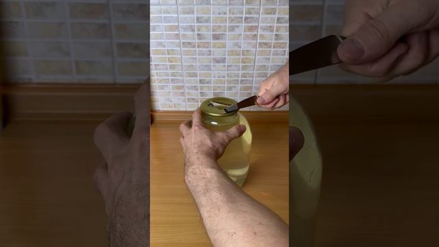 Как открыть банку ножом и закрыть без крышки? Рецепт хранения сока сморите в описании? смотреть онлайн