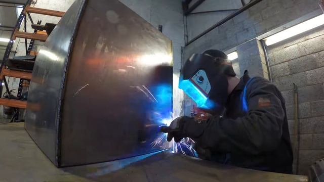 Corten, Weathering steel, Rusty garden seat planter смотреть онлайн