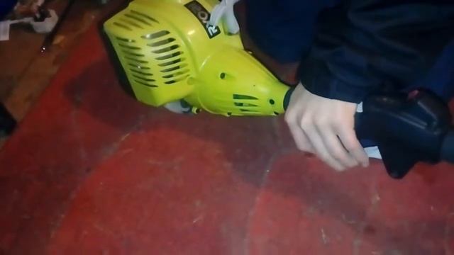 Ryobi RLT26C Strimmer Overview