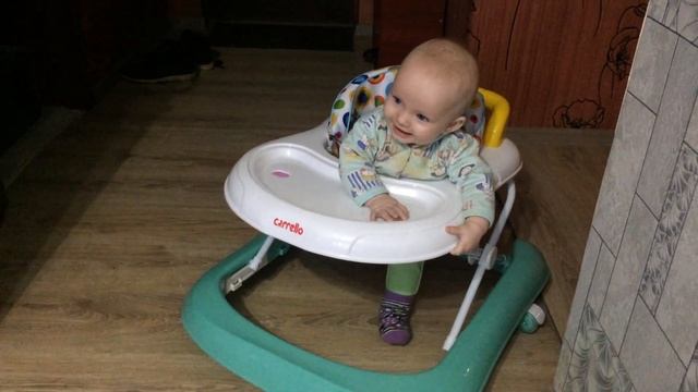 Витуша смеется в 7 месяцев смотреть онлайн