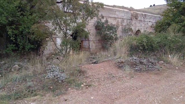 Квадроциклы едут к Бочке Смерти смотреть онлайн