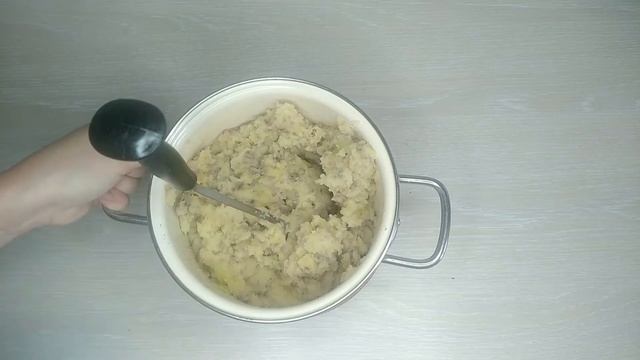 ЖАРЕНЫЕ ПИРОЖКИ С КАРТОФЕЛЕМ И ПЕЧЕНЬЮ❗ ЛЕПЛЮ ПИРОЖКИ БЕЗ МУКИ❗ ПРОСТОЙ РЕЦЕПТ ВКУСНОГО ТЕСТА? смотреть онлайн