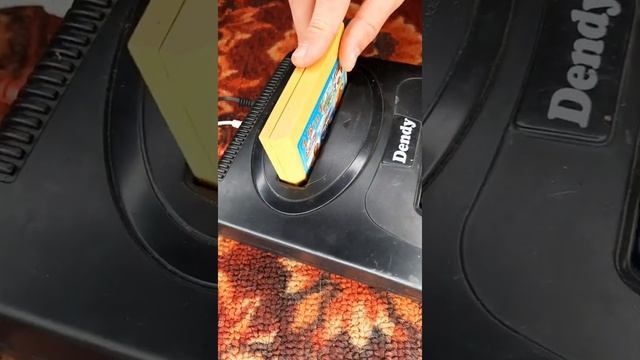 обзор на легендарную приставку Dendy Sega нашли старую игру