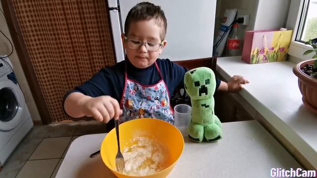Шарлотка с яблоками и бананом. Очень вкусно ? смотреть онлайн