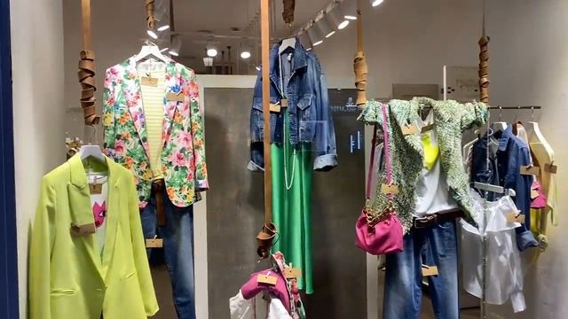 Вечерняя прогулка с мужем / Модная одежда на лето 2021 MAX MARA / Витрины бюджетных брендов смотреть онлайн