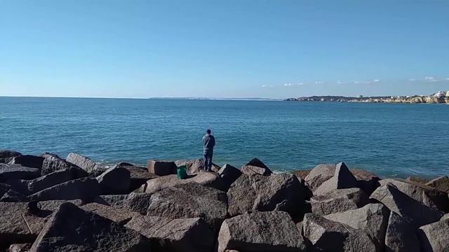 Пляжная рыбалка в Португалии смотреть онлайн