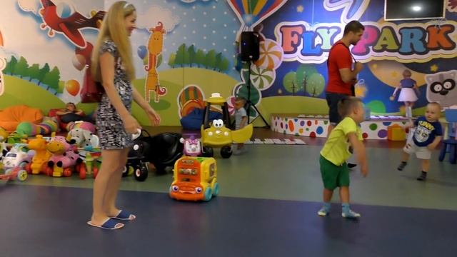 СУПЕР ДЕТСКАЯ ИГРОВАЯ КОМНАТА ФЛАЙ ПАРК в КИЕВЕ! / Indoor Playground Fun Play Place смотреть онлайн
