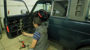 Как установить электрические стеклоподъемники на Ниву. Сокращенная версия