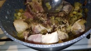 Как вкусно потушить свинину. Тушеное МЯСО с ЛУКОМ.