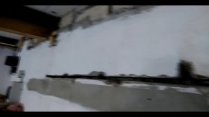 Пробиваем  вырезаем  проём между 2х гаражей