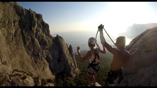 Ольга на Ильяс-кая РоупДжампинг в Крыму с командой Скайлайн смотреть онлайн
