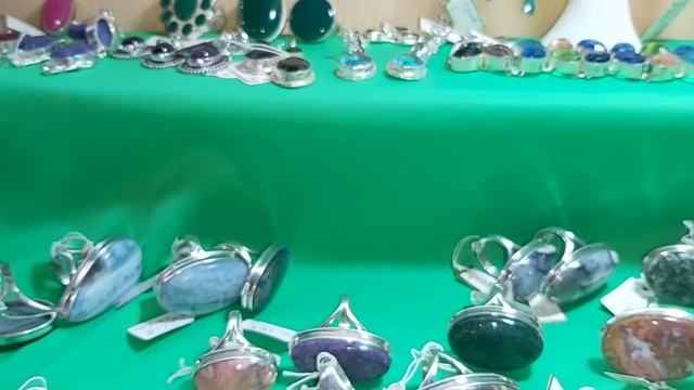Много колец не бывает Аквамарин,топаз,цитрин,гранат зеленый, от 21.02.20г. смотреть онлайн