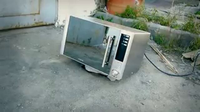 Взрив петарди в микроволновке смотреть онлайн