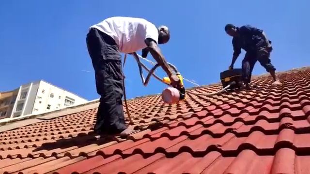 New Site: Roof spray painting of Crown paint Ultraguard Silicone Paint.Part 5 смотреть онлайн