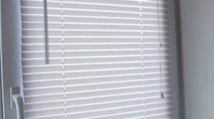 КАК ПОМЫТЬ ГОРИЗОНТАЛЬНЫЕ ЖАЛЮЗИ ✔ как снять жалюзи чтобы чистить