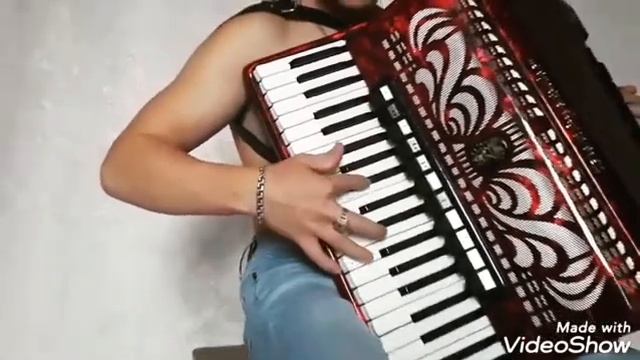 Музыка из фильма "Корабль", на аккордеоне смотреть онлайн