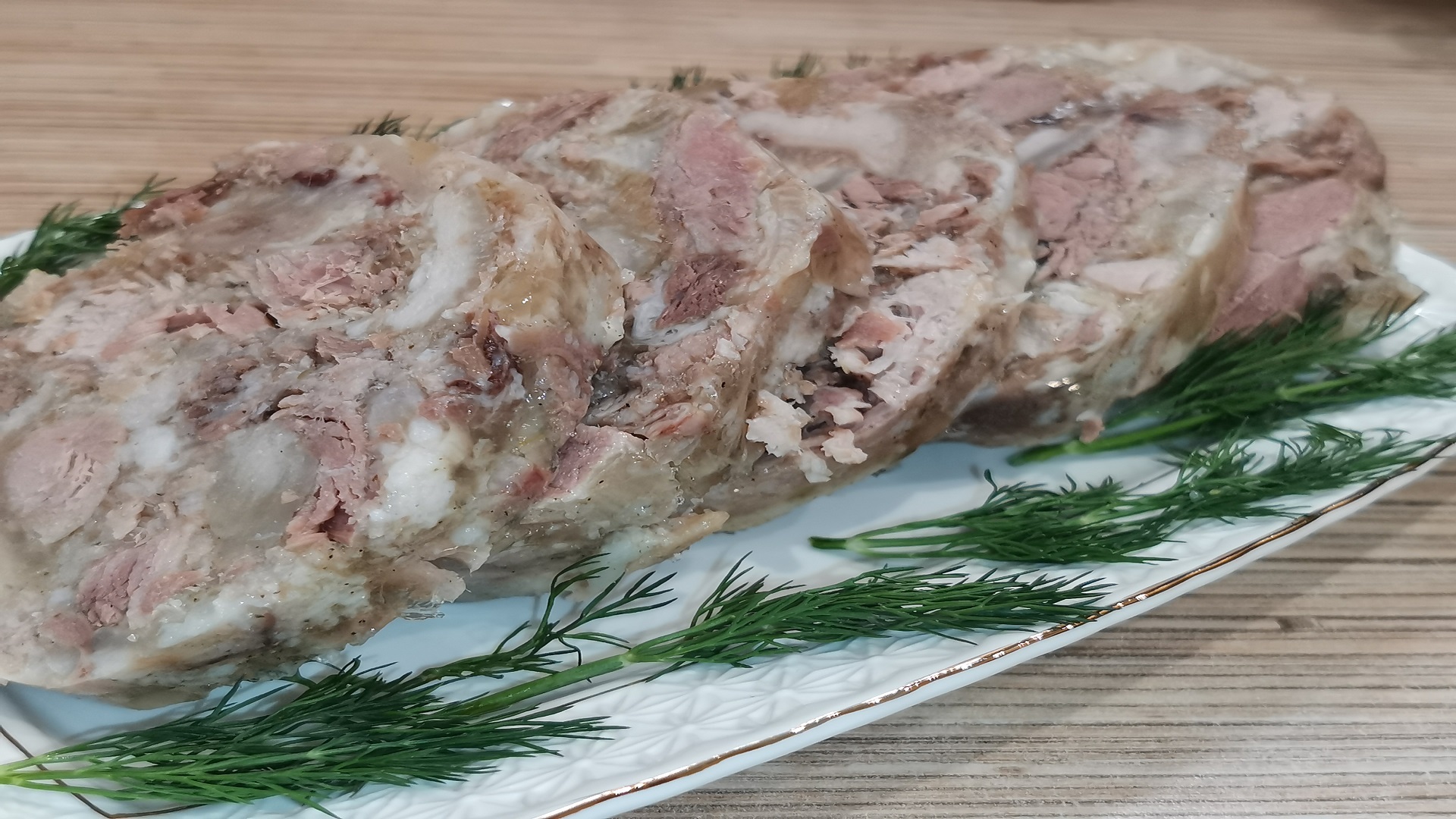 САМЫЙ ВКУСНЫЙ? САЛЬТИСОН ИЗ СВИНЫХ РУЛЕК! #сальтисон Прессованное мясо Вкуснее колбасы. ЗЕЛЬЦ смотреть онлайн