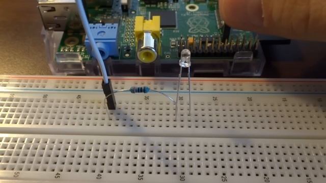 Raspberry Pi :: LED mit GPIO Pins blinken lassen [Full HD] смотреть онлайн